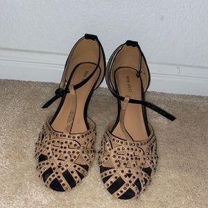 Size 8.5 Nine West Closed-Toed Wedge Sandals